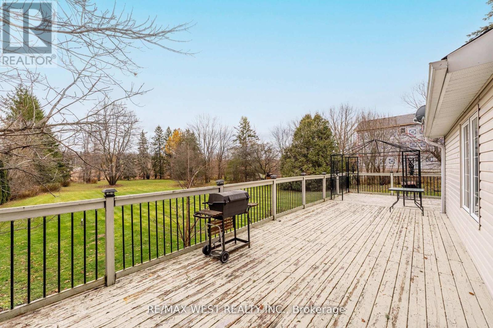 4 Coryell Street Property Photo 16