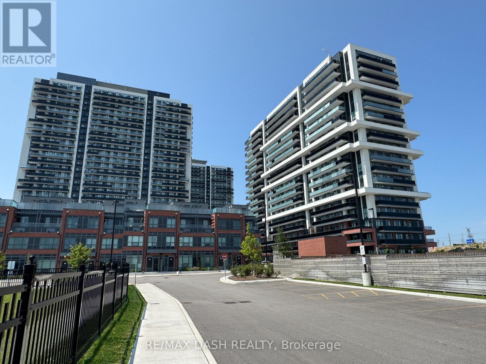 824 - 2545 Simcoe Street N Property Photo 1