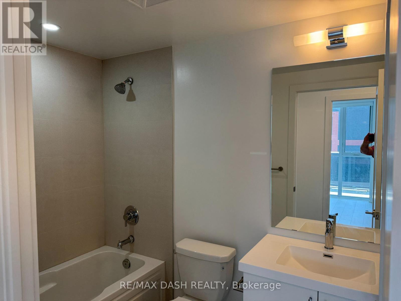 824 - 2545 Simcoe Street N Property Photo 6