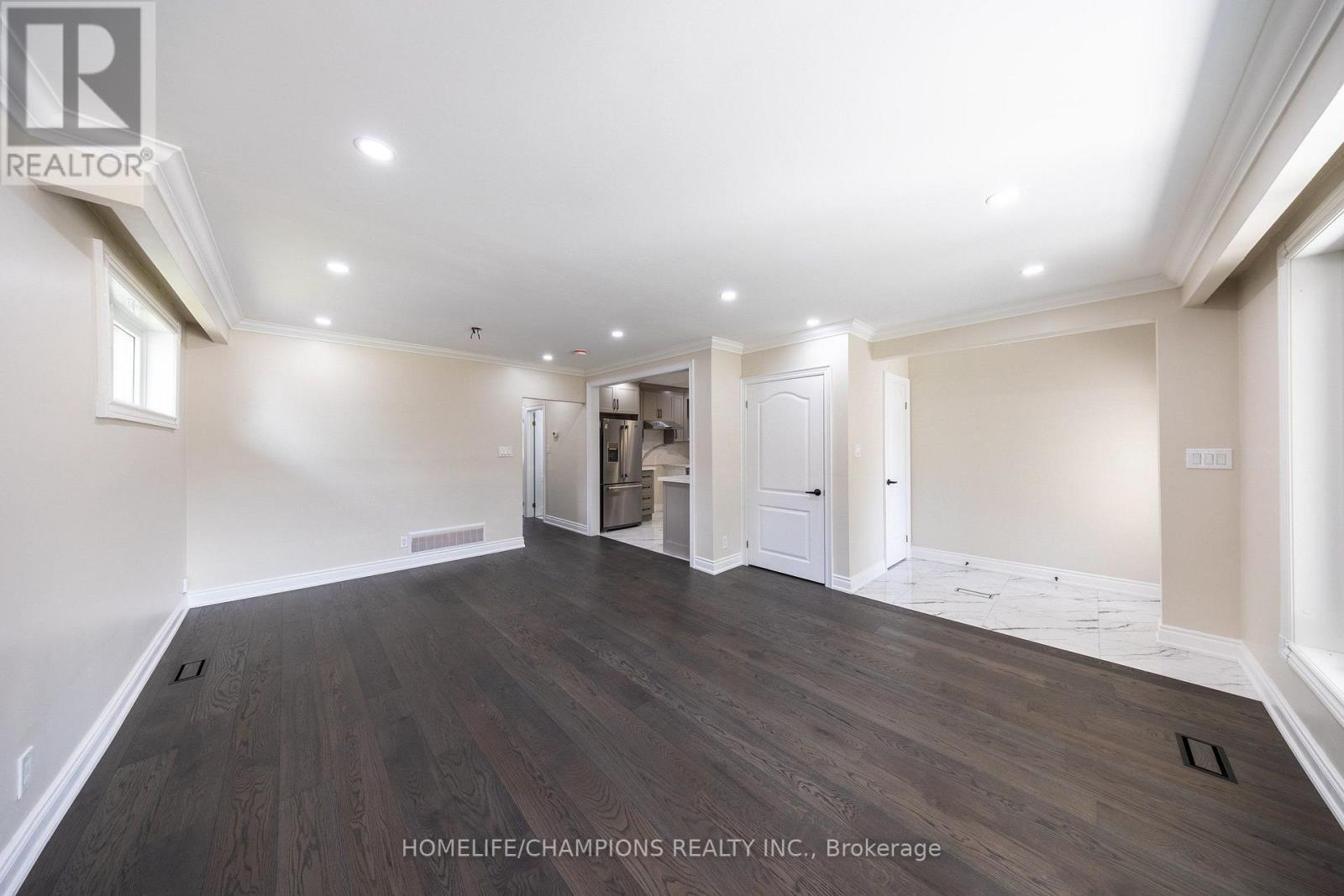 1083 Birchmount Road Property Photo 9