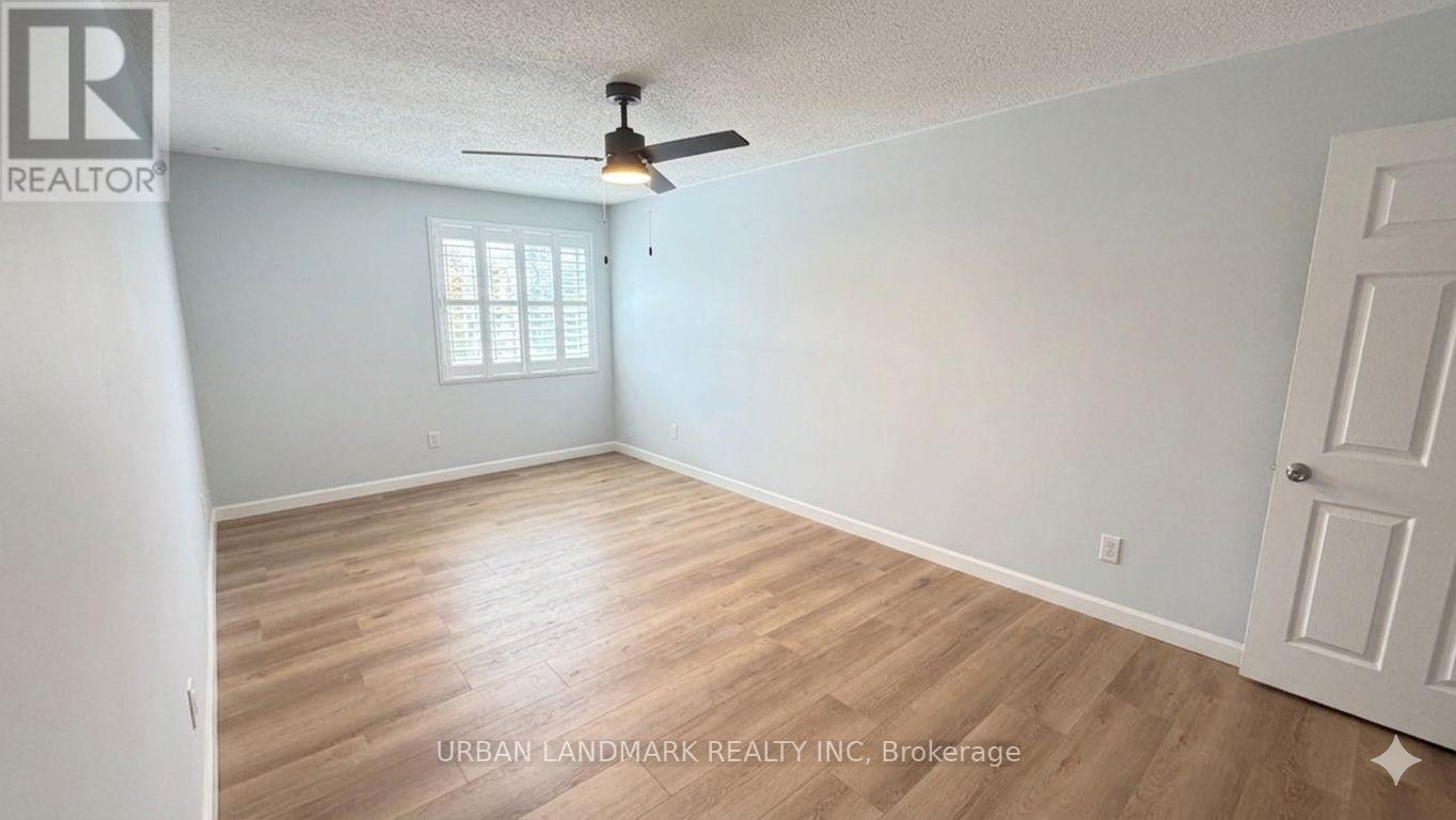 201 - 131 Taunton Road E Property Photo 11