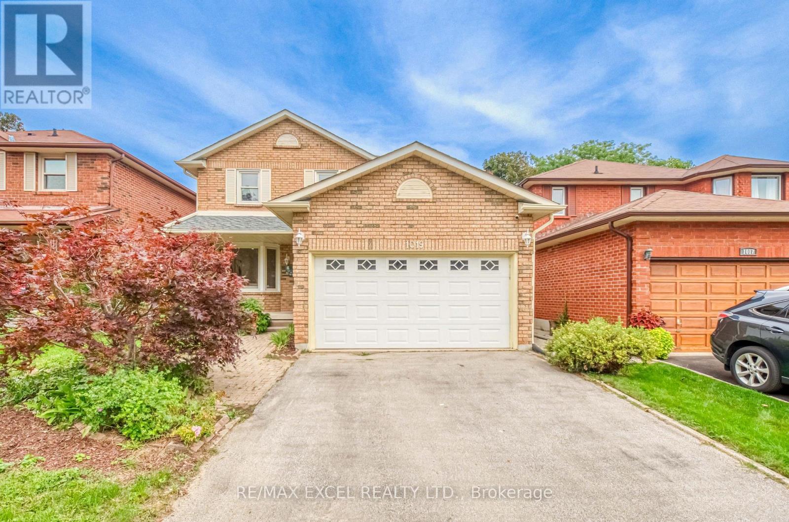 1019 Rouge Valley Drive Property Photo 1