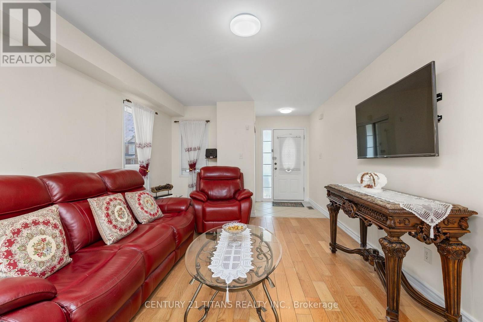 69 Rampart Crescent Property Photo 6
