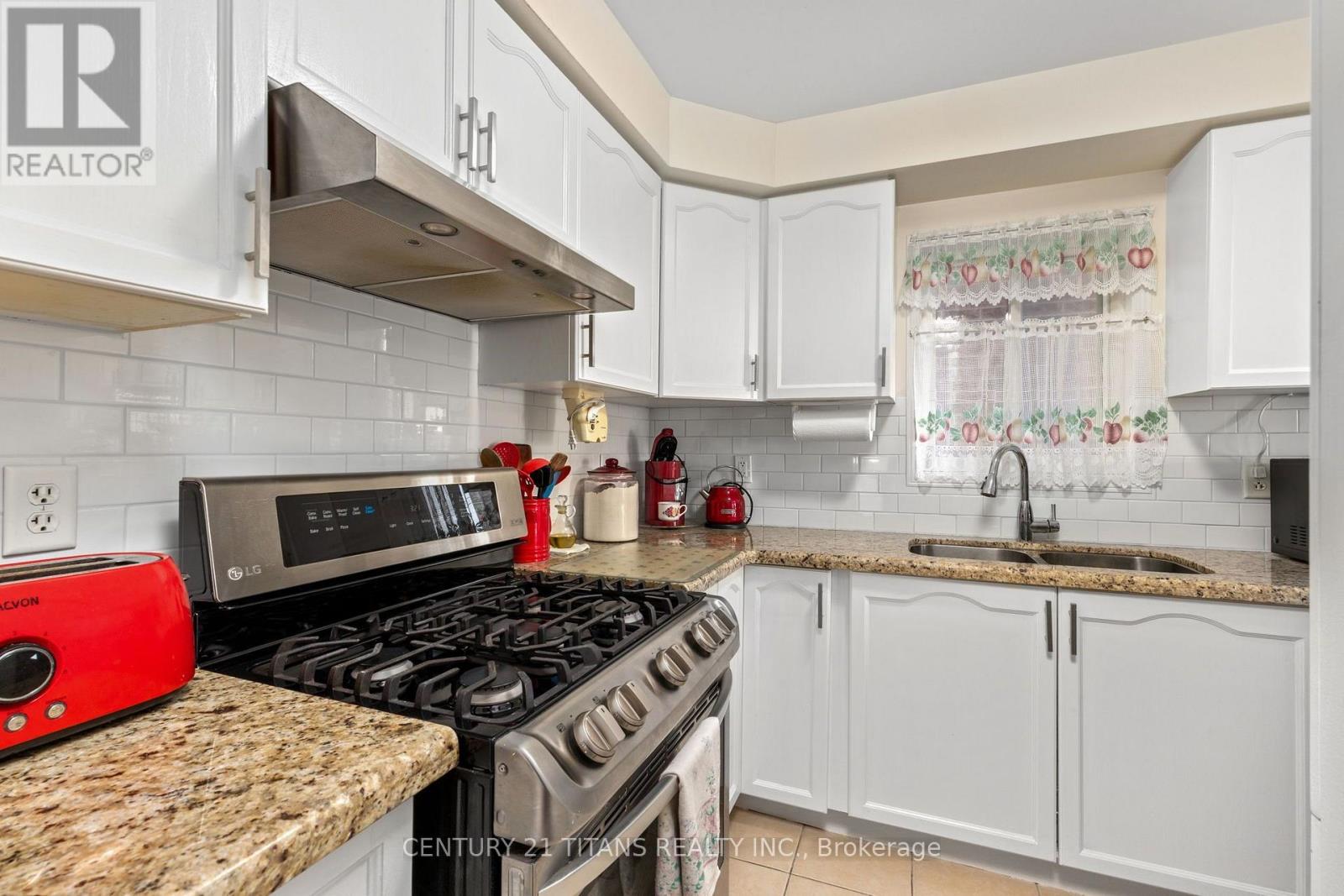 69 Rampart Crescent Property Photo 11