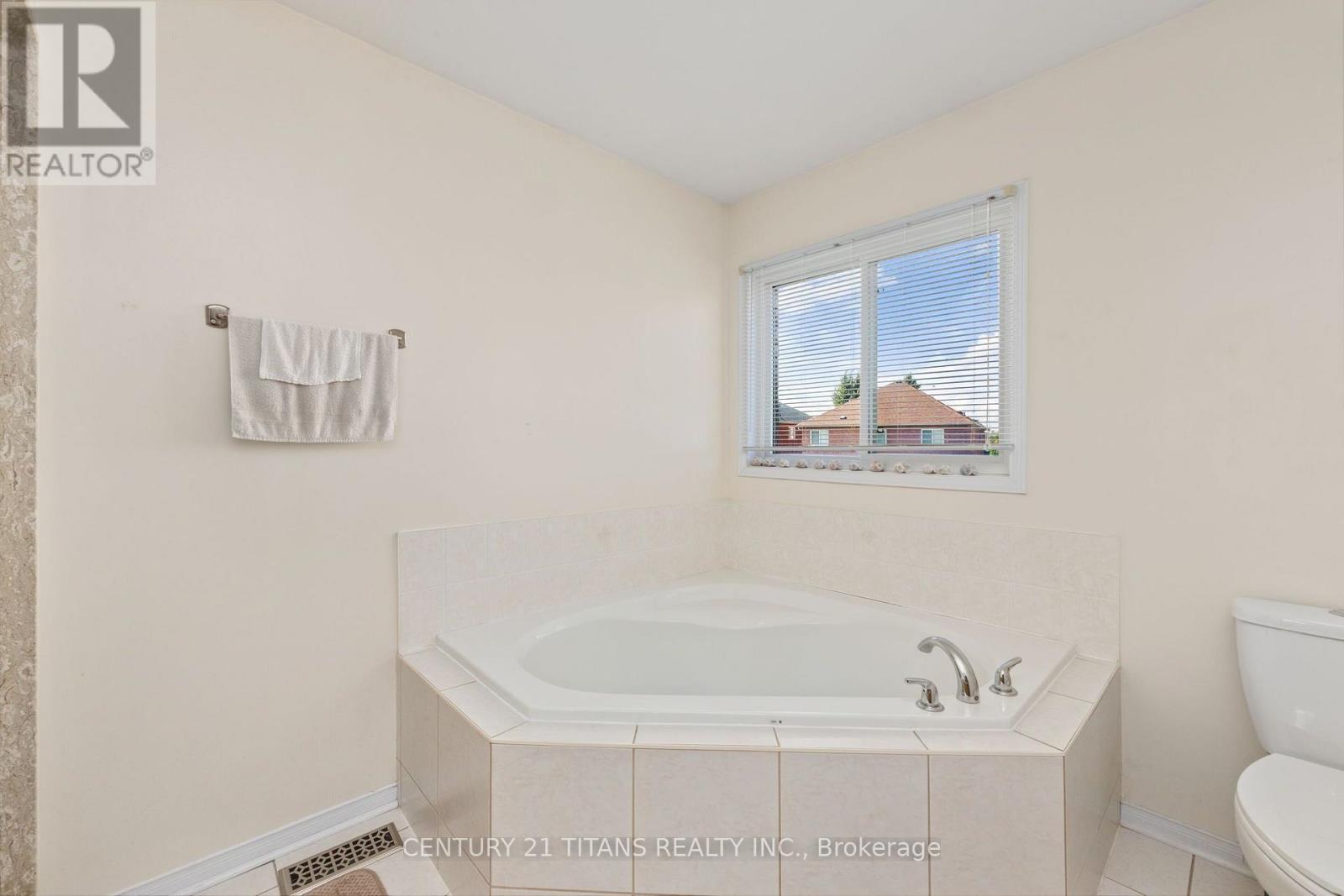 69 Rampart Crescent Property Photo 25