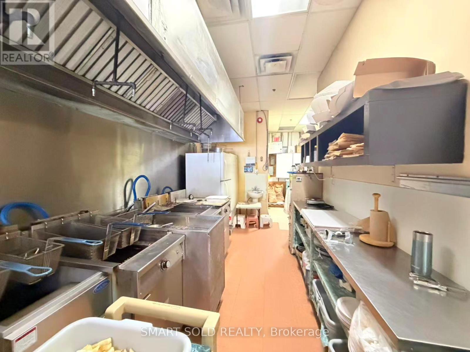 8 - 250 Bayly Street W Property Photo 4