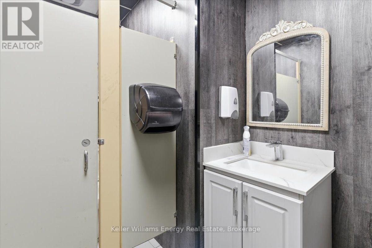 B1 - 1540 Dundas Street E Property Photo 10