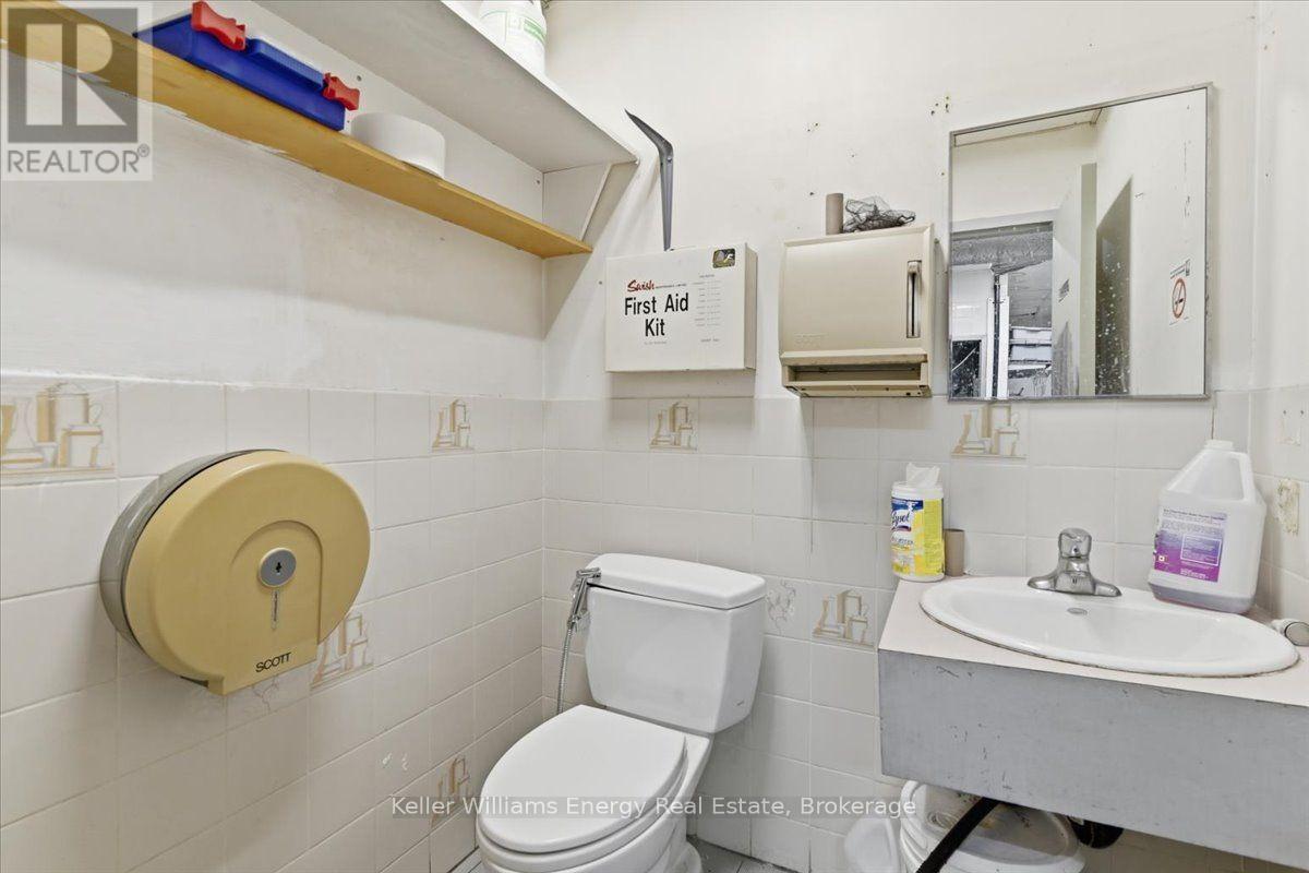 B1 - 1540 Dundas Street E Property Photo 13