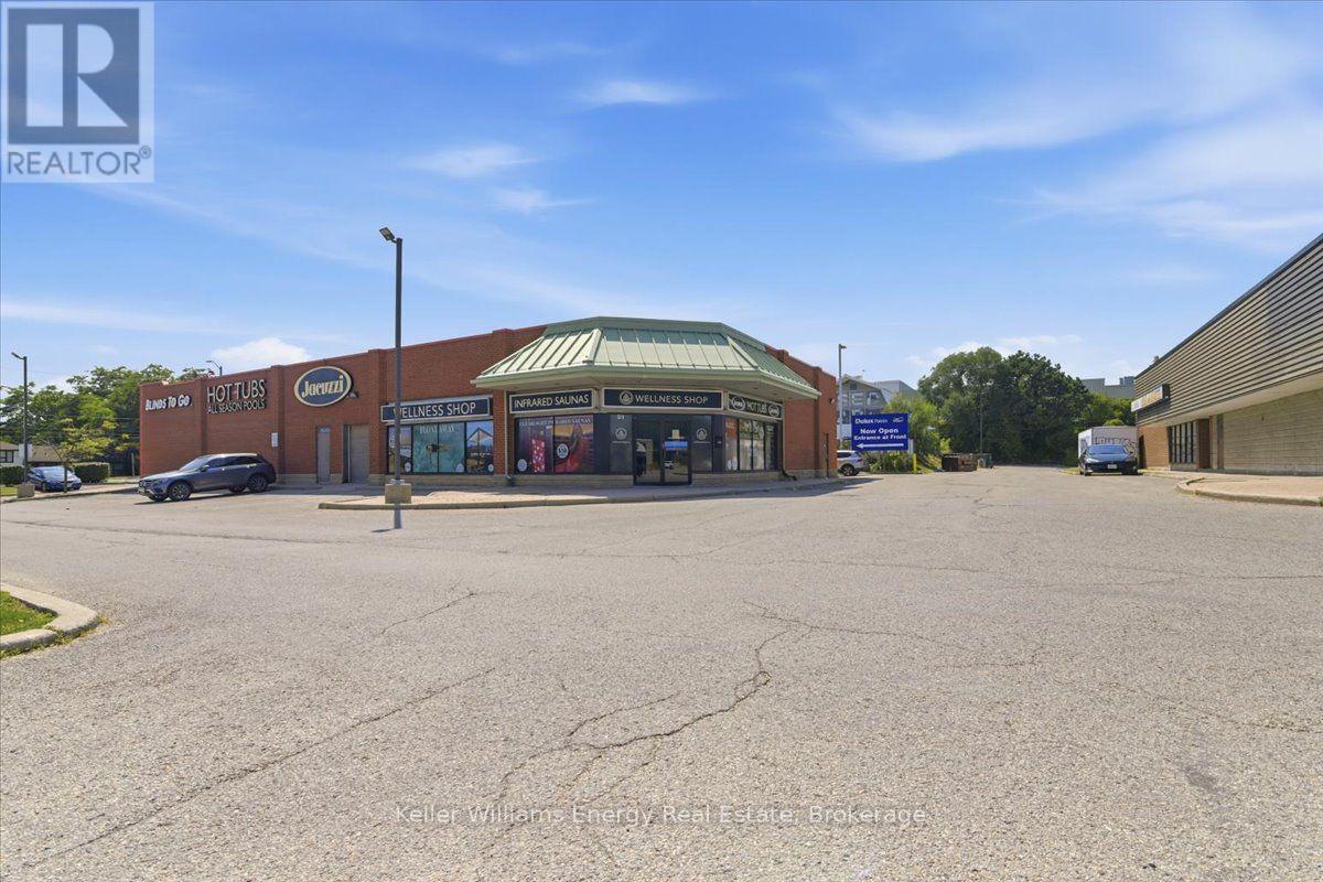 D3 - 1540 Dundas Street E Property Photo 2