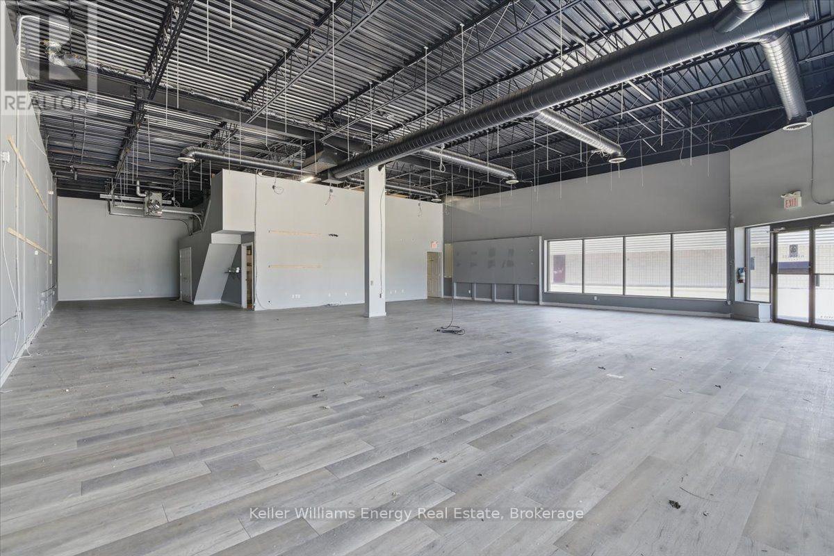 D3 - 1540 Dundas Street E Property Photo 5