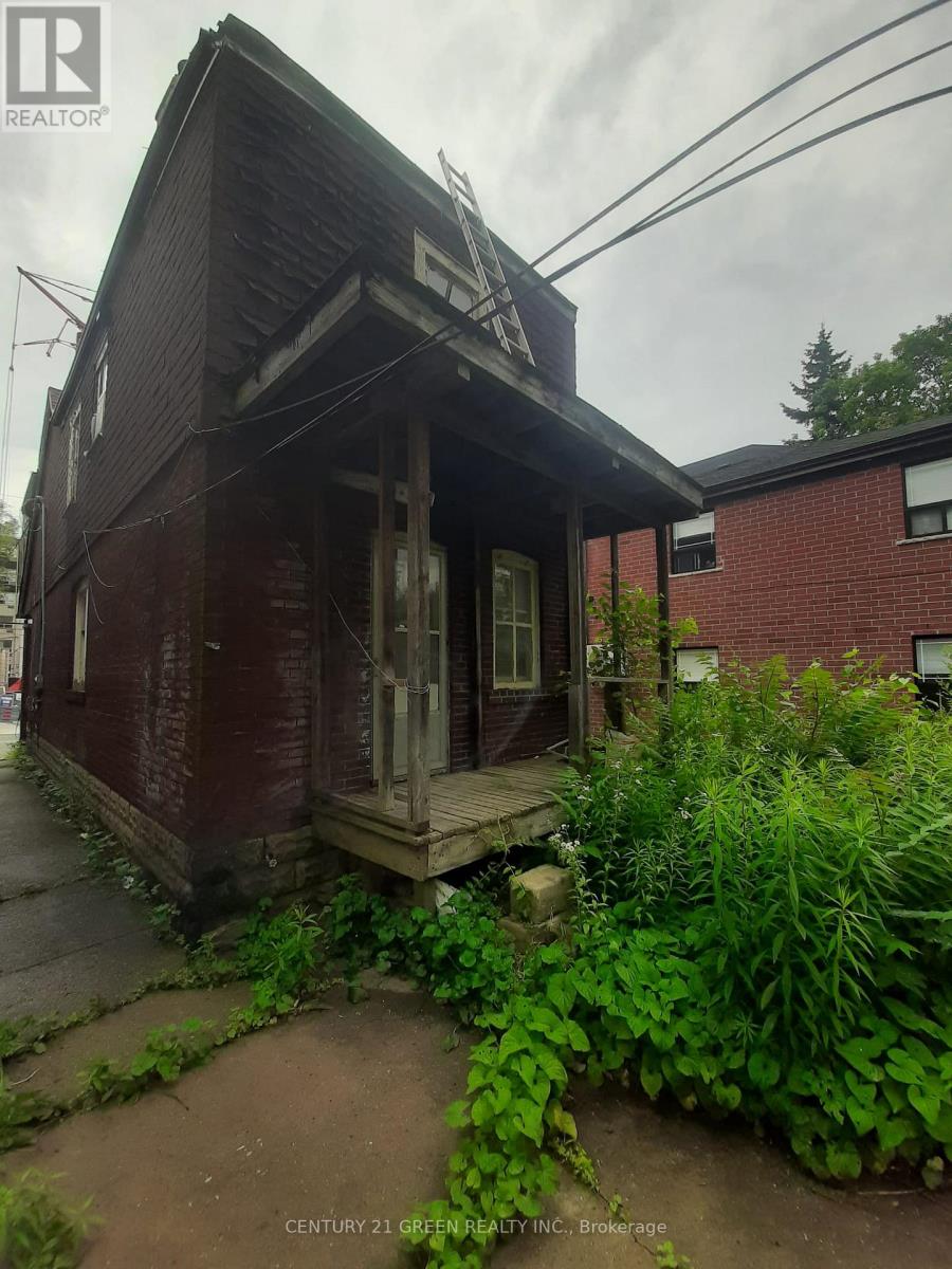 384 Coxwell Avenue Property Photo 1