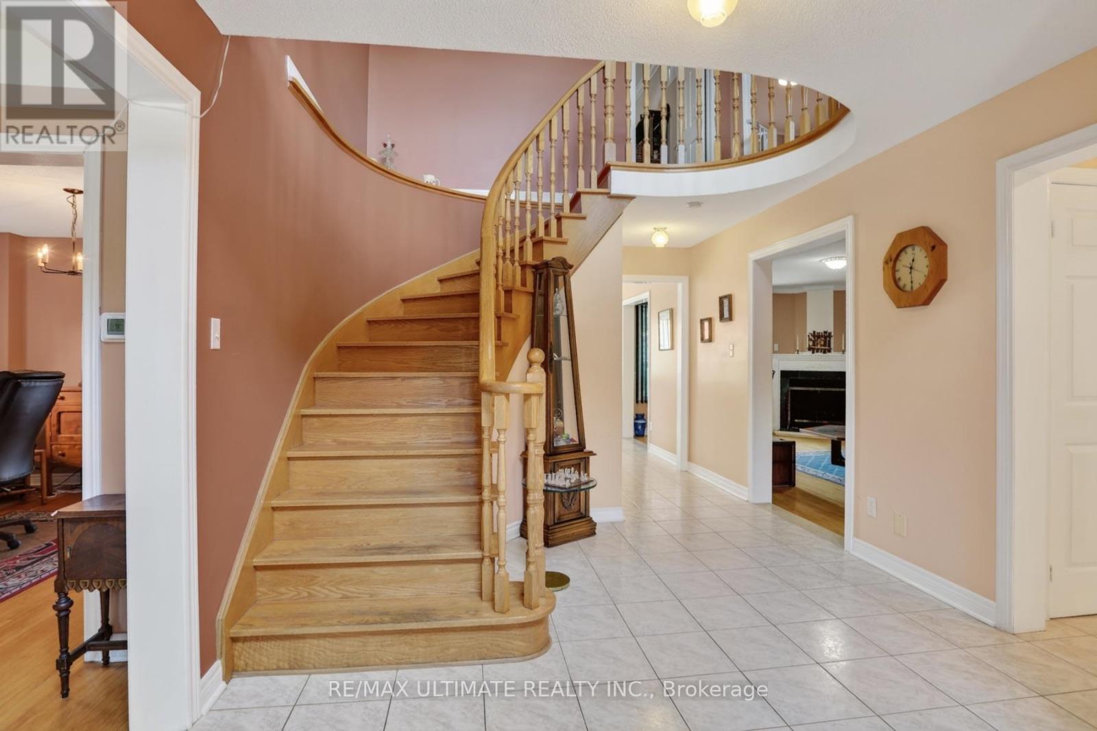 60 Devonridge Crescent Property Photo 4