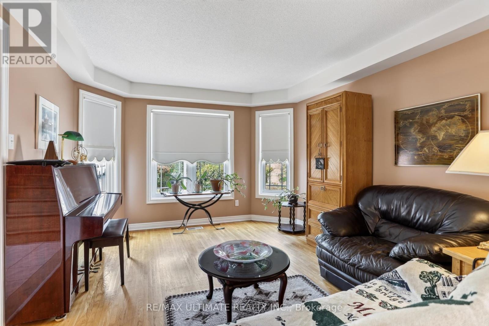 60 Devonridge Crescent Property Photo 6