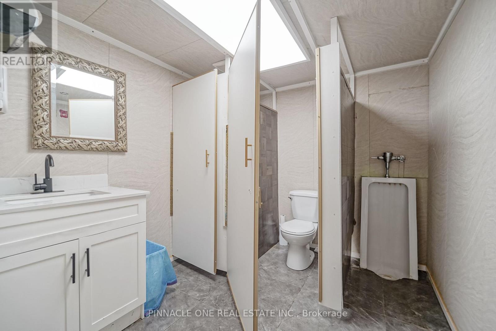 51b King Street E Property Photo 36