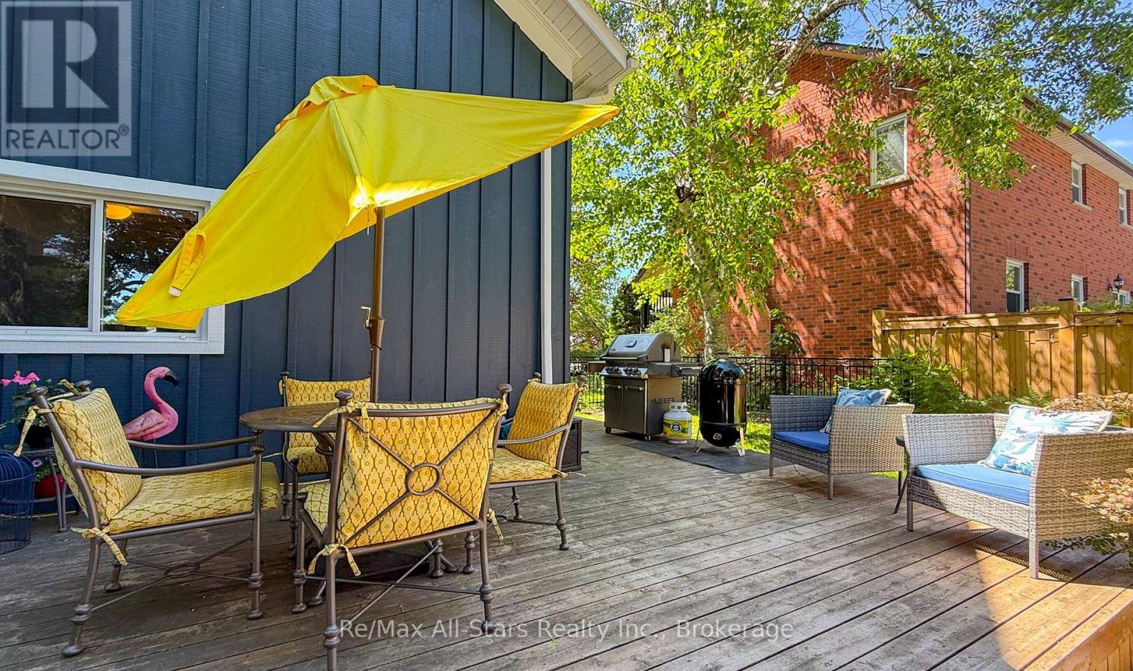 36 Emily Street E Property Photo 37