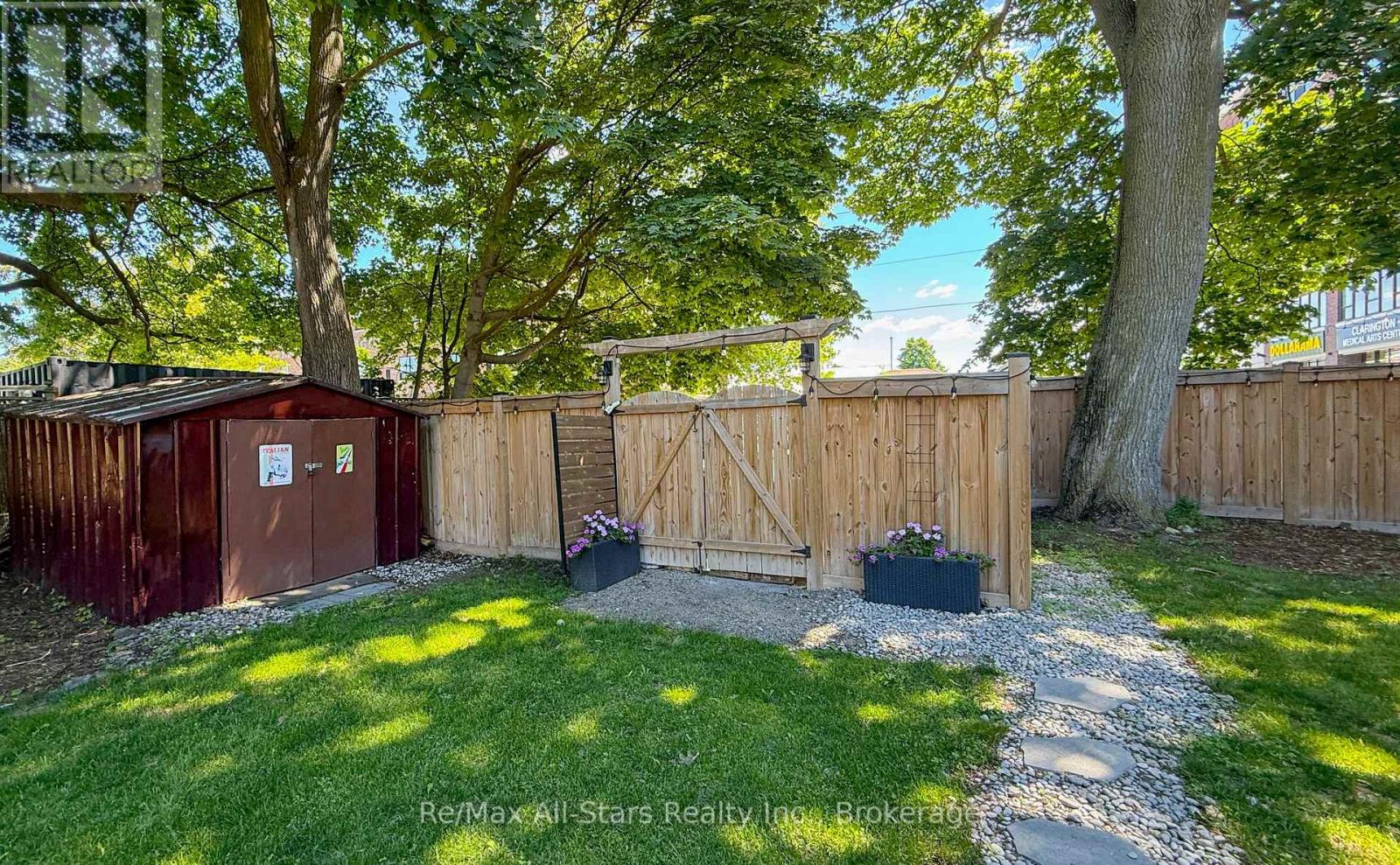 36 Emily Street E Property Photo 42