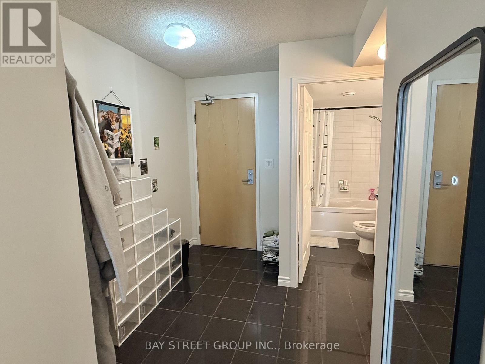 2209 - 88 Grangeway Avenue Property Photo 8