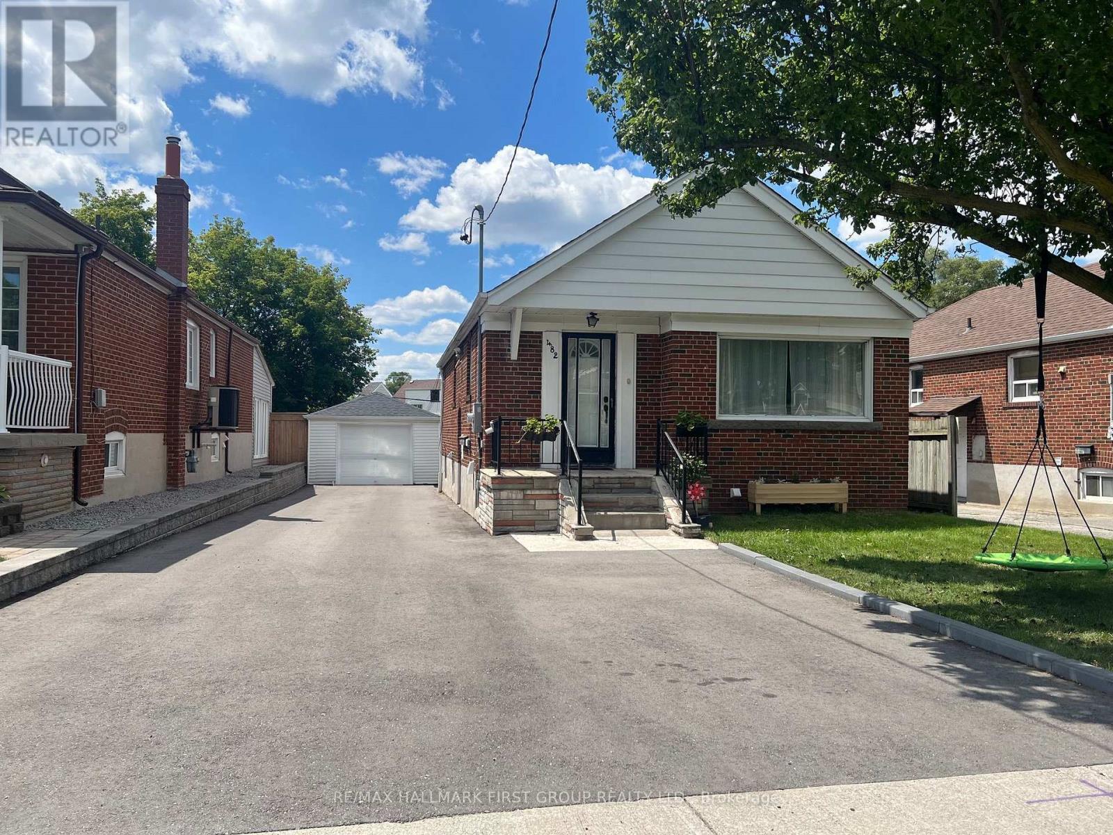 482 WARDEN AVENUE