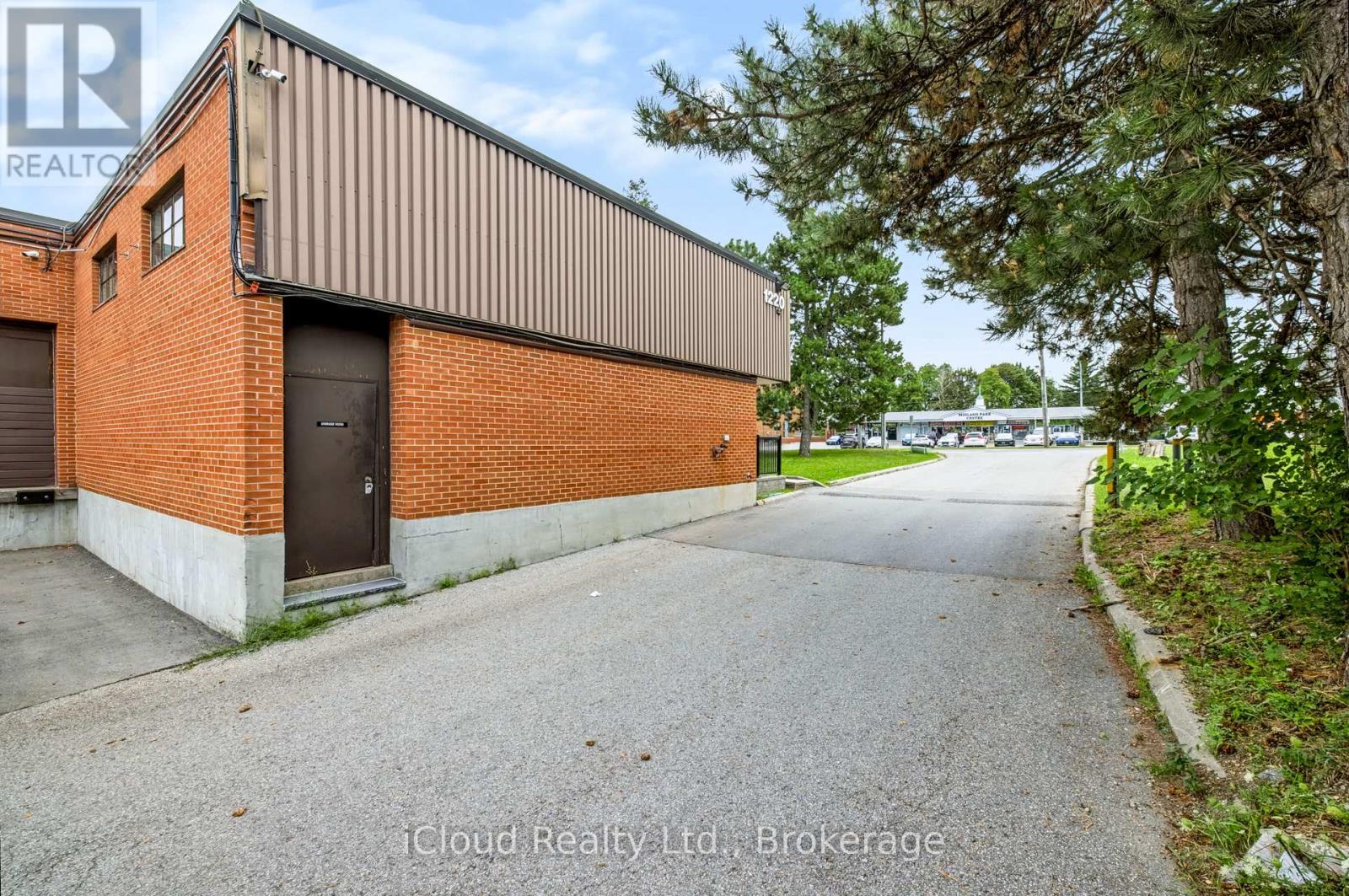 1220 Ellesmere Road Property Photo 3