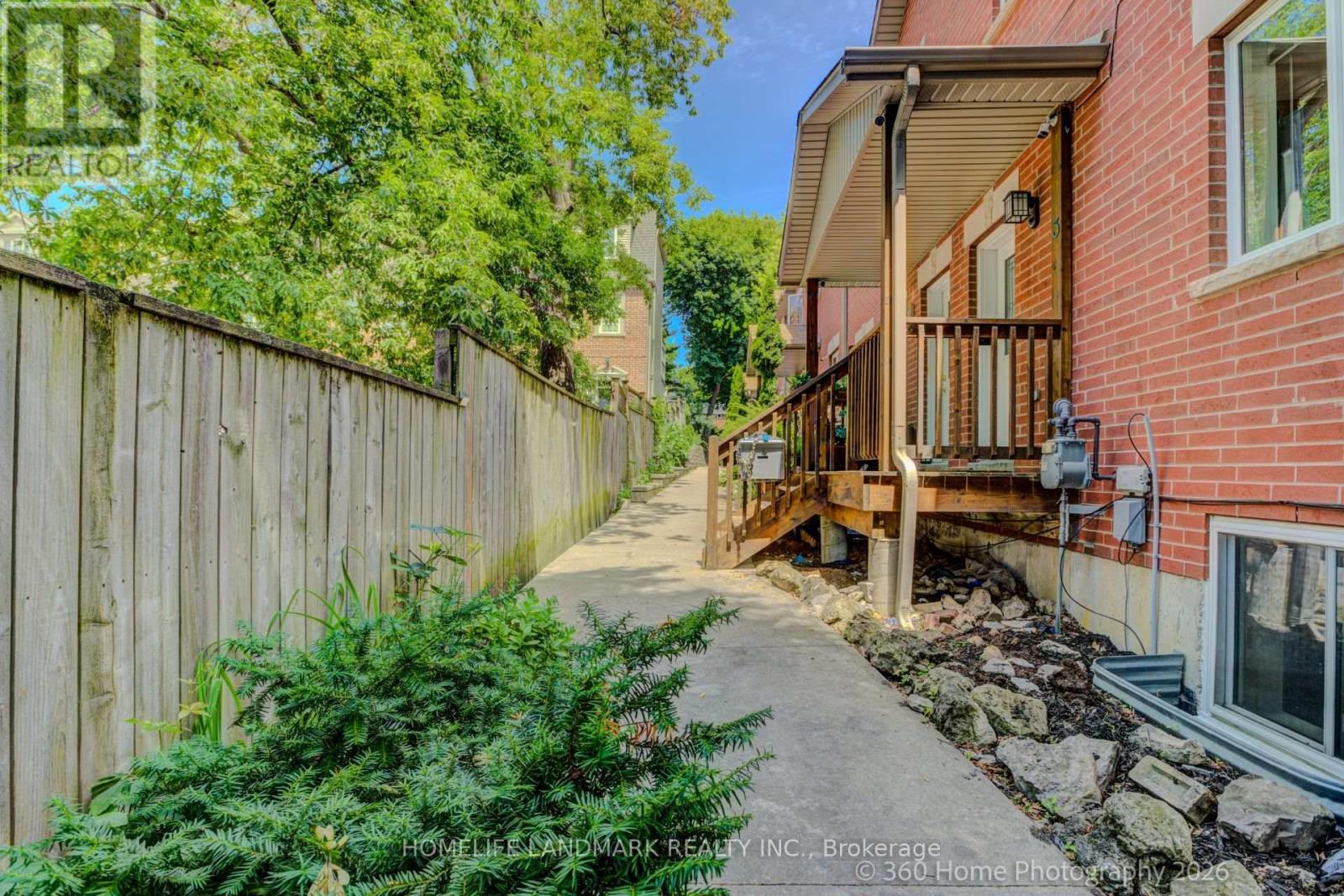 3 - 736 Kingston Road Property Photo 12