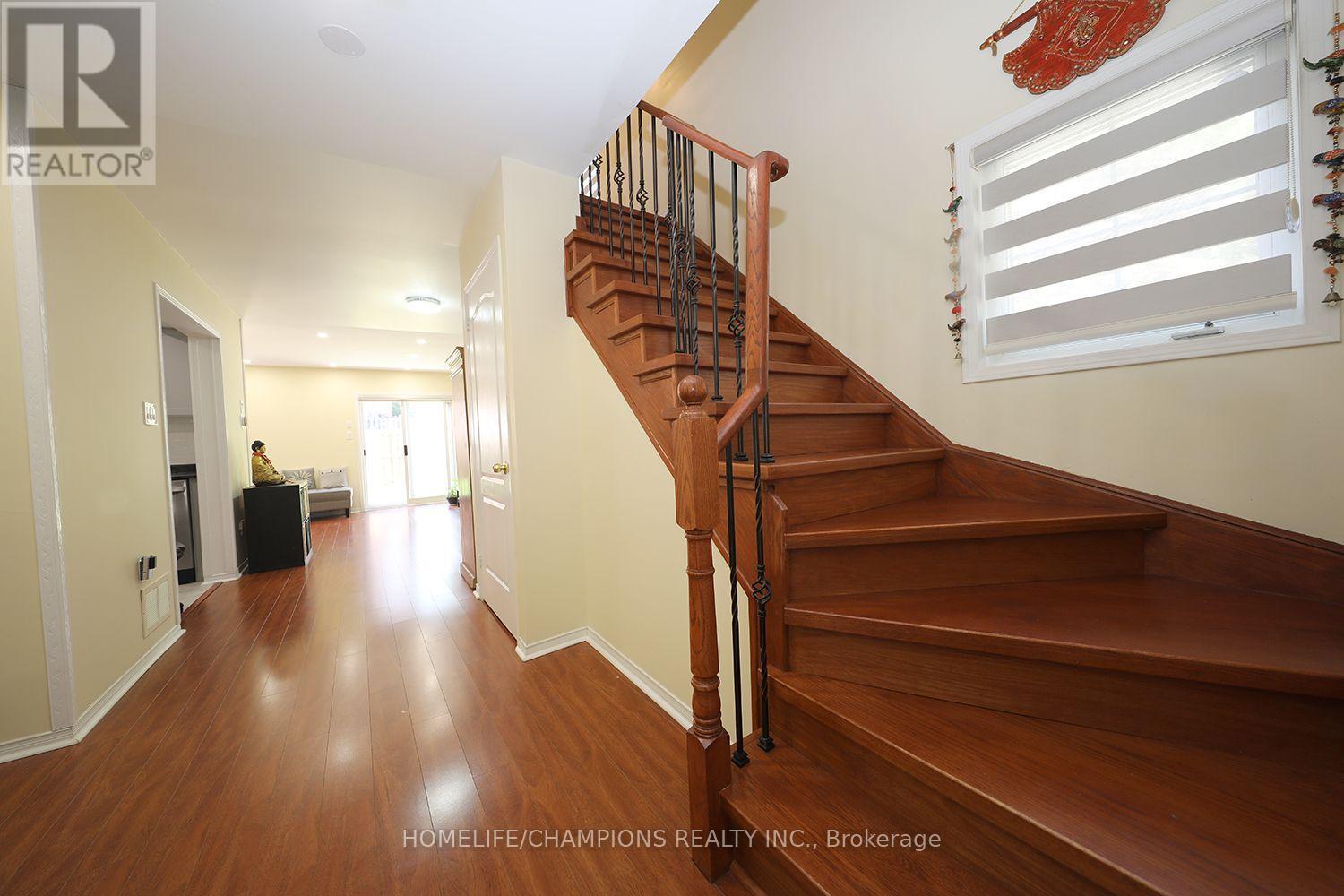 16 Echo Glen Road Property Photo 3