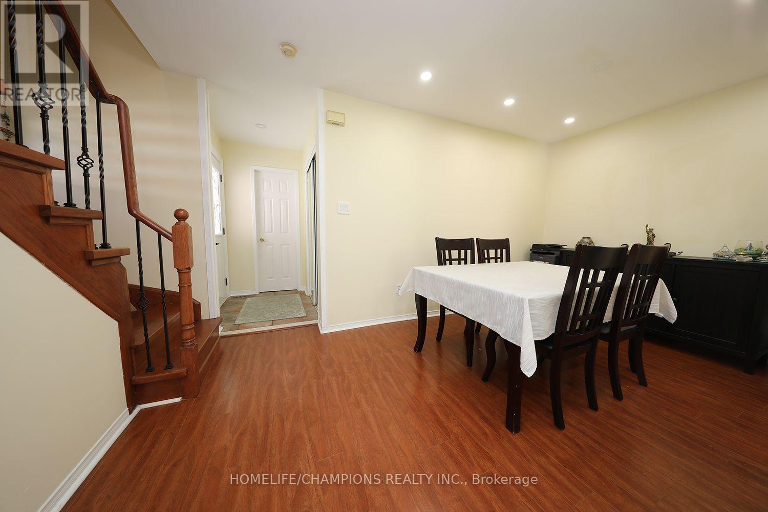 16 Echo Glen Road Property Photo 4