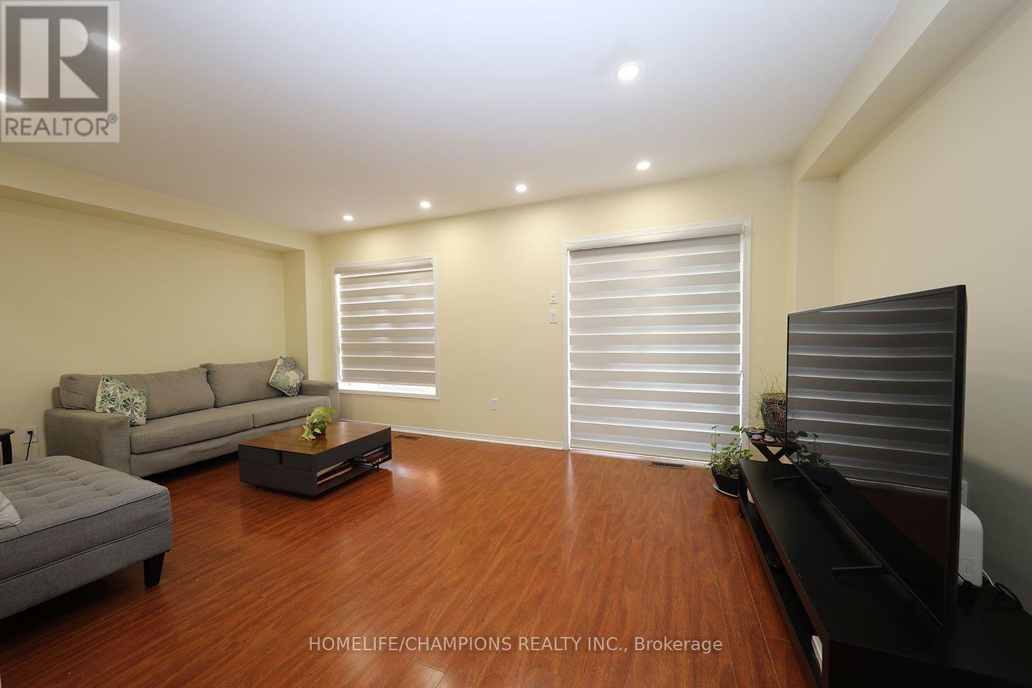 16 Echo Glen Road Property Photo 5