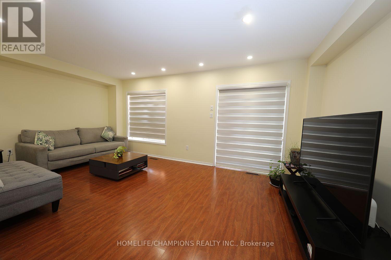 16 Echo Glen Road Property Photo 9