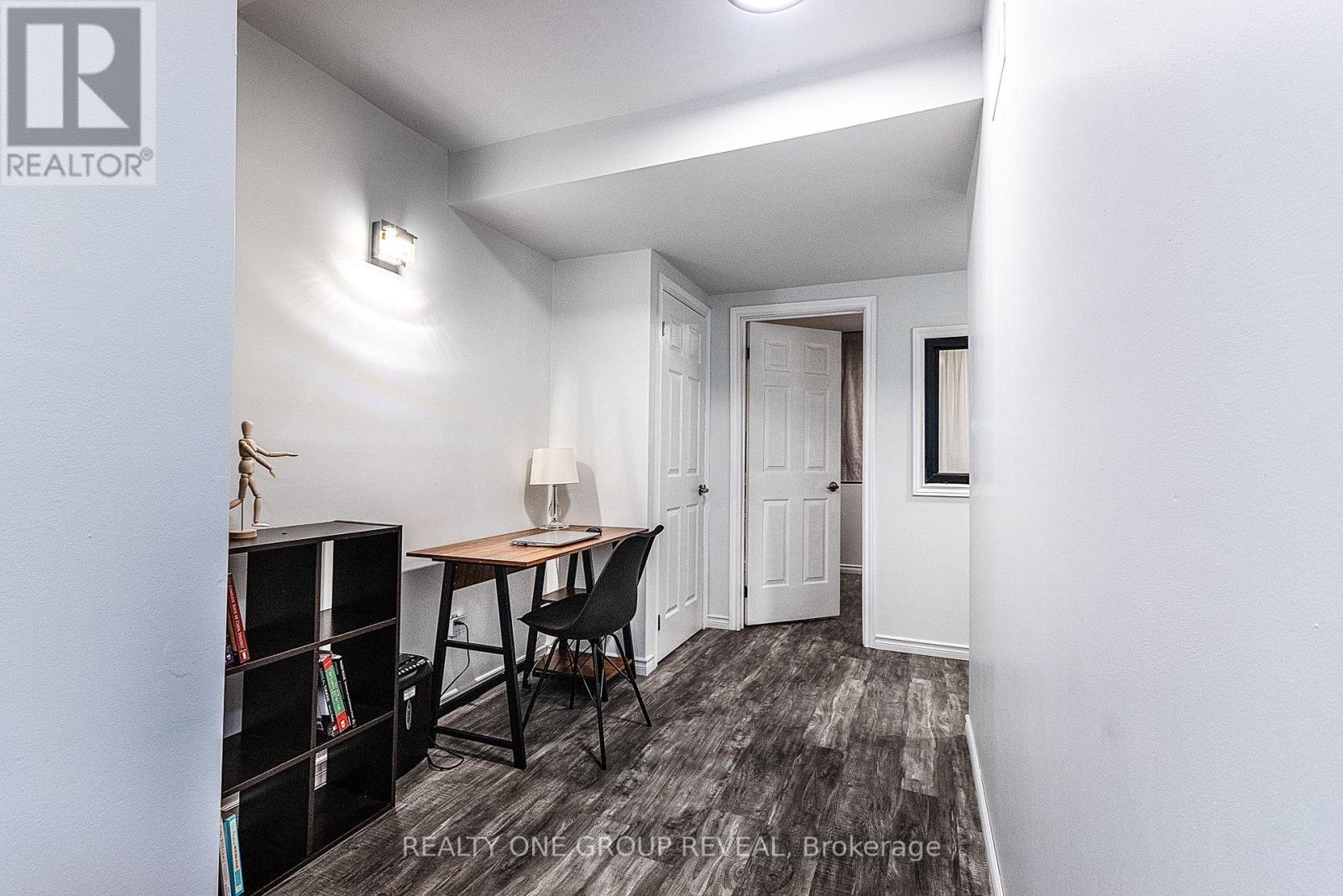 Lower - 524 Simcoe Street S Property Photo 7