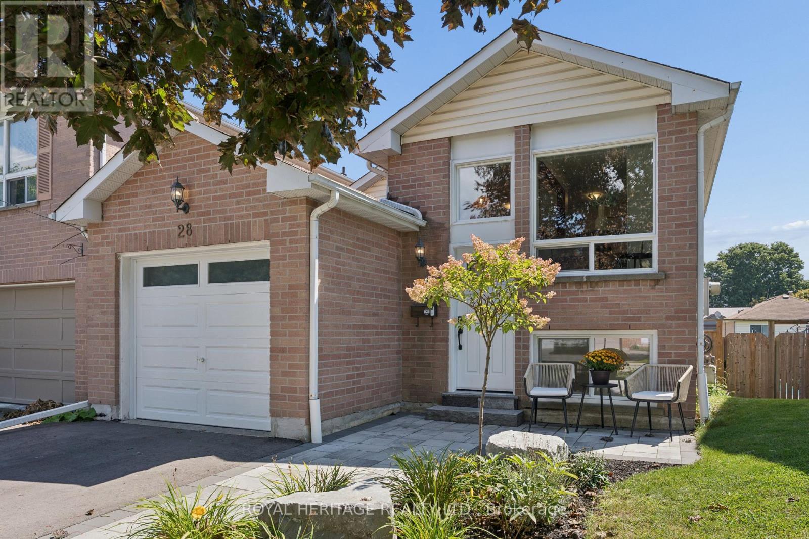 28 Glanville Crescent Property Photo 2