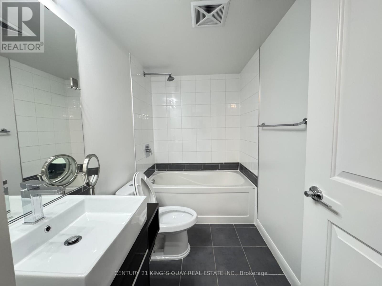 2109 - 25 Town Centre Court Property Photo 8