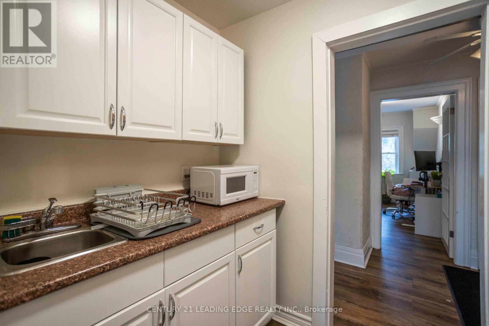 20 Baldwin Street Property Photo 9