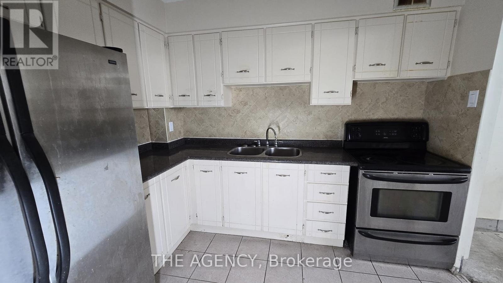 804 - 207 Galloway Road Property Photo 5