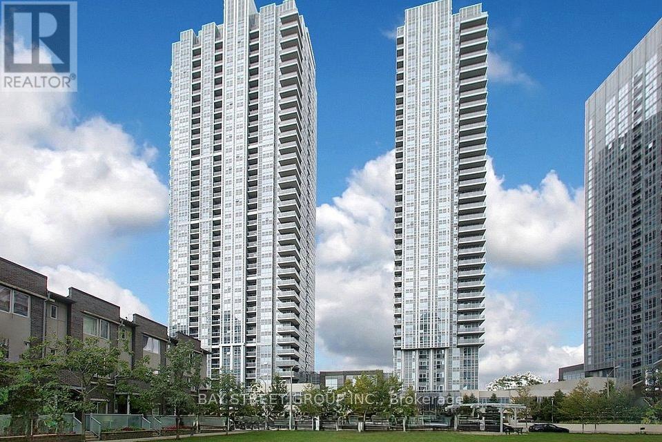 2123 - 275 Village Green Square Photo de la propriété 1