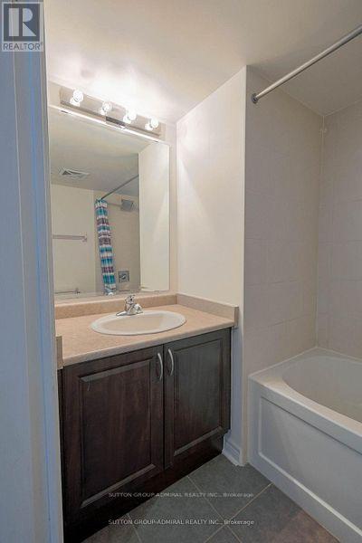 409 - 60 Fairfax Crescent Property Photo 6