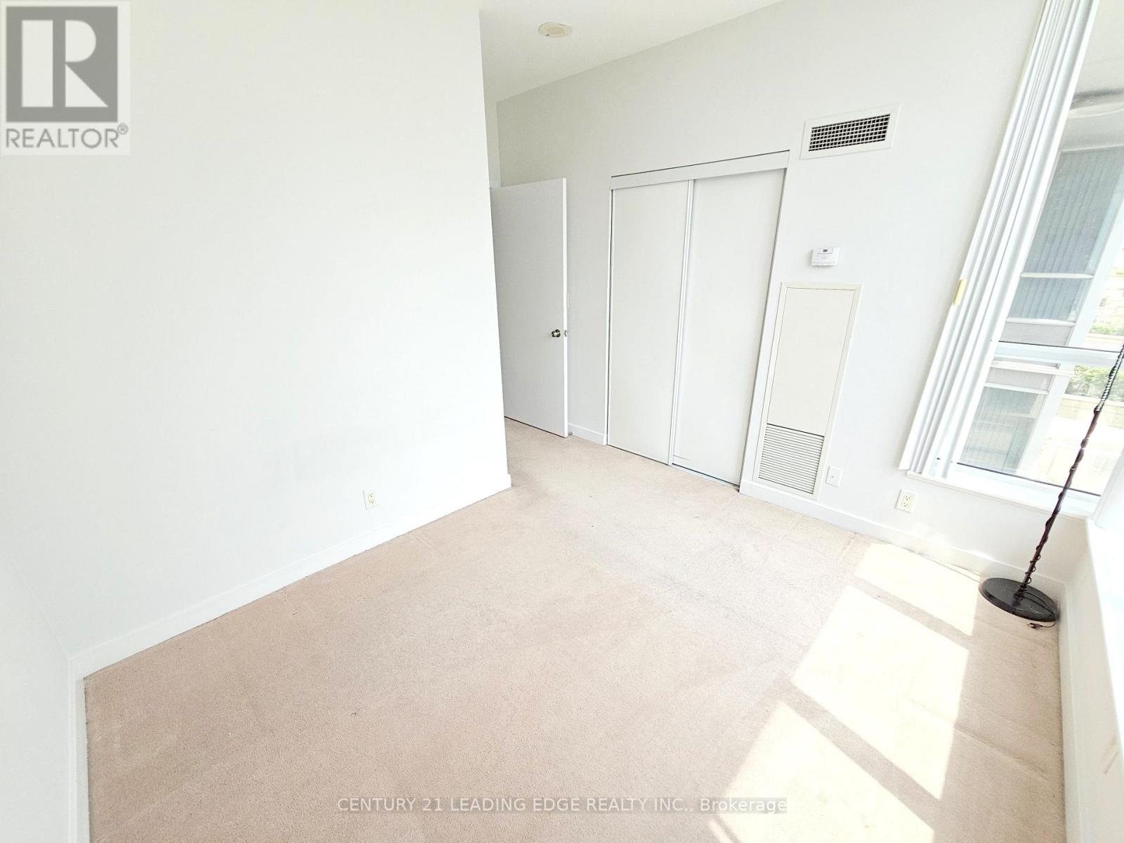 Th120 - 38 Lee Centre Drive Property Photo 18