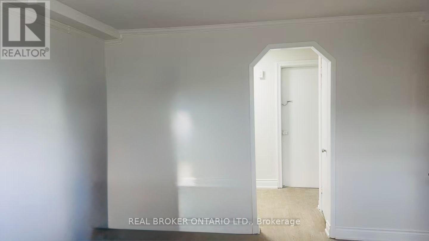 1 - 202 O'connor Drive Property Photo 2