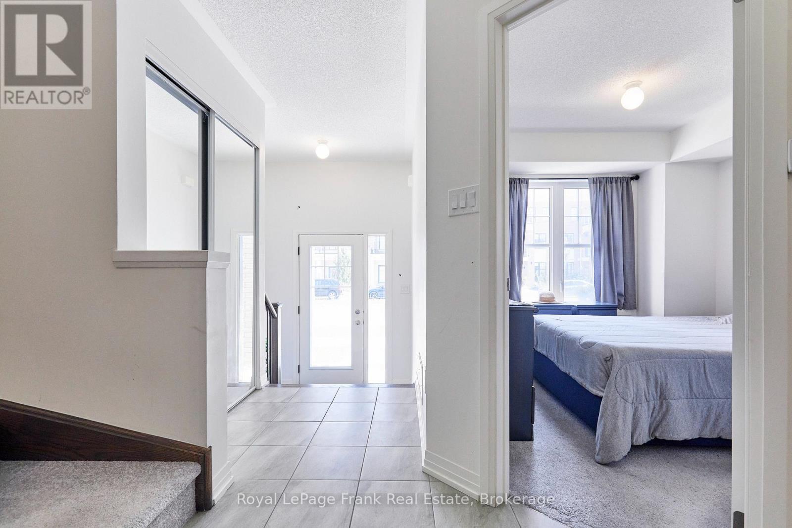 26 Clarington Boulevard Property Photo 3