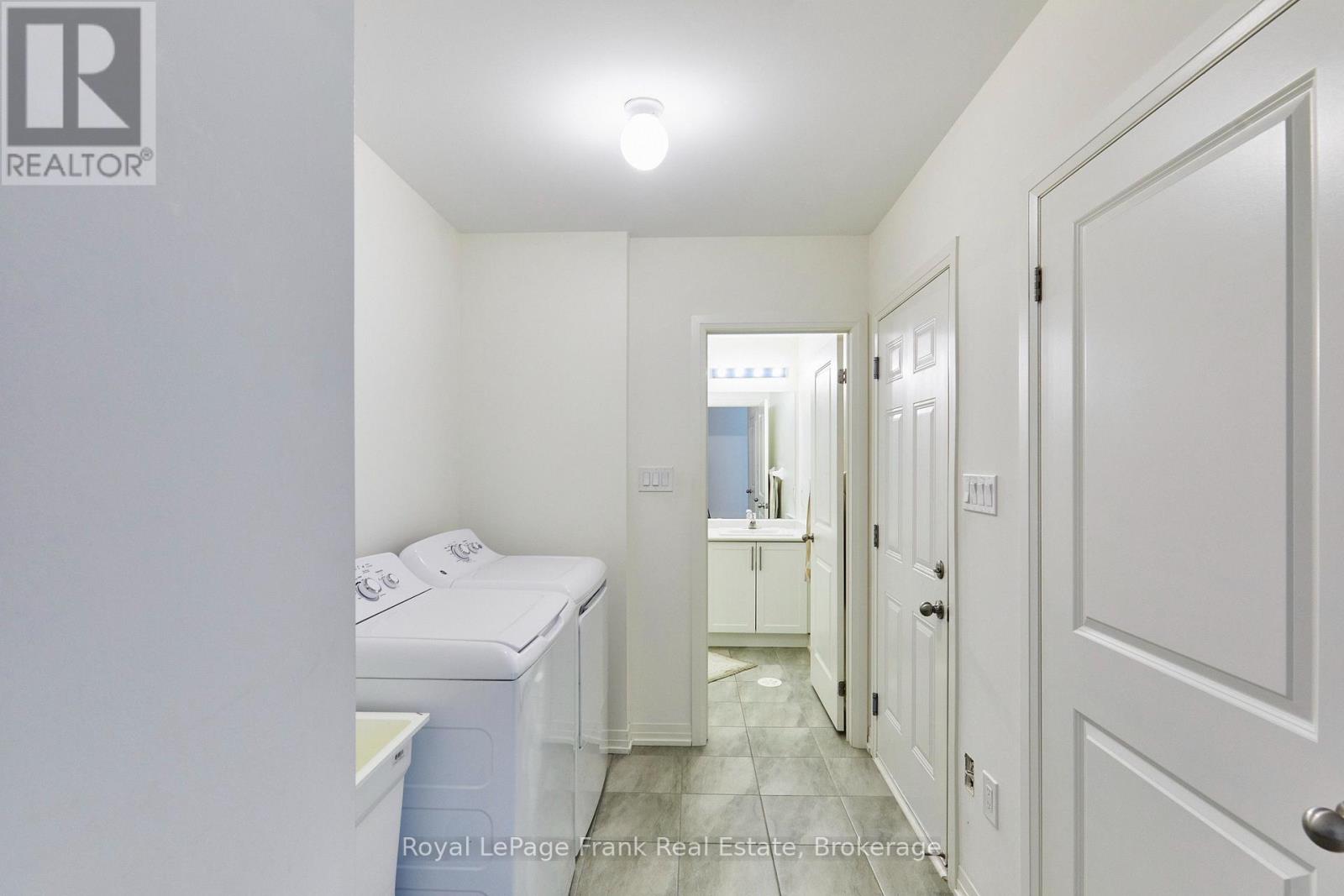 26 Clarington Boulevard Property Photo 4