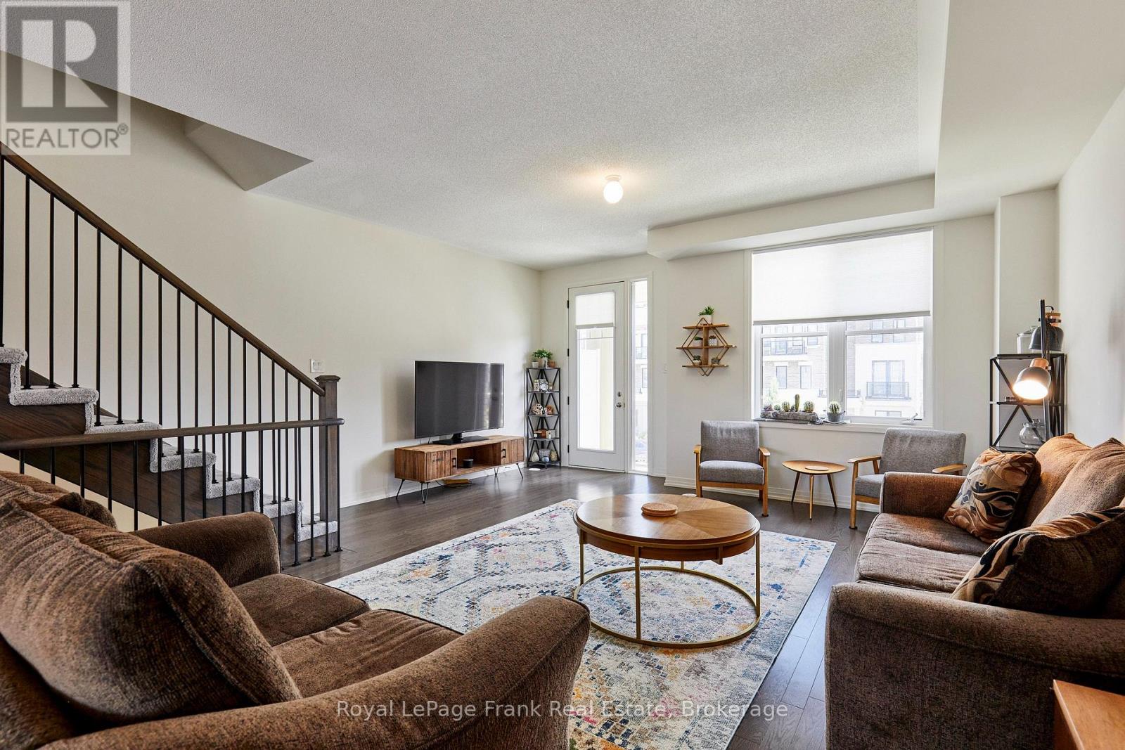 26 Clarington Boulevard Property Photo 7