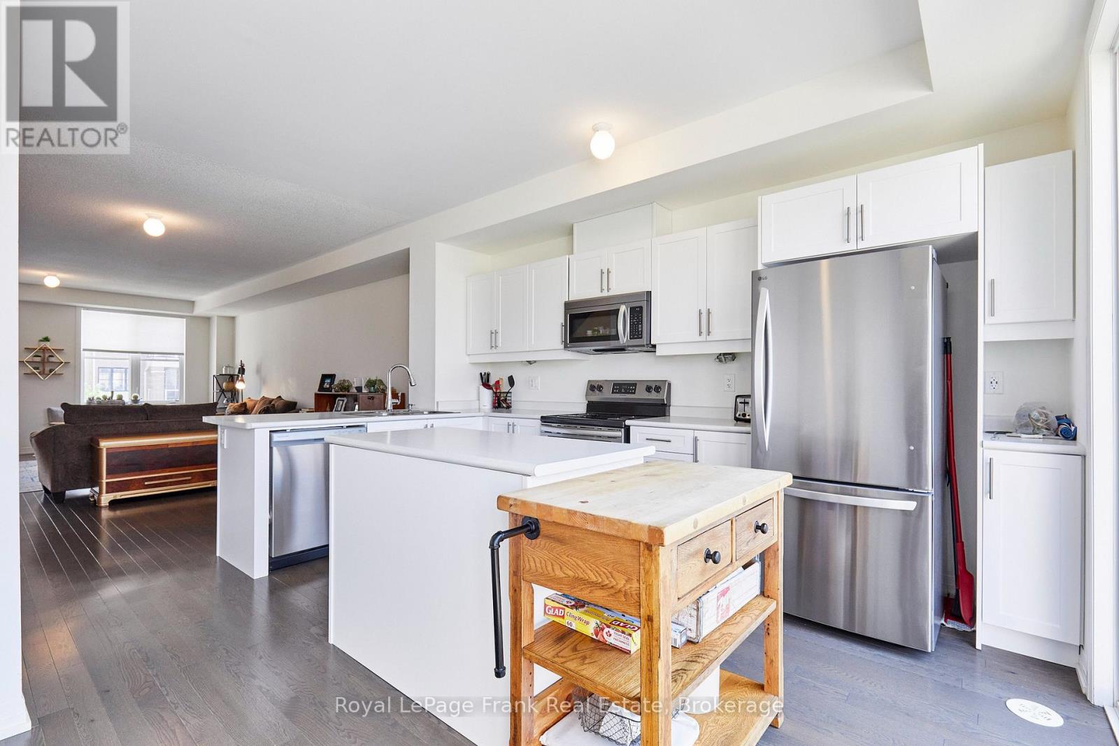 26 Clarington Boulevard Property Photo 9