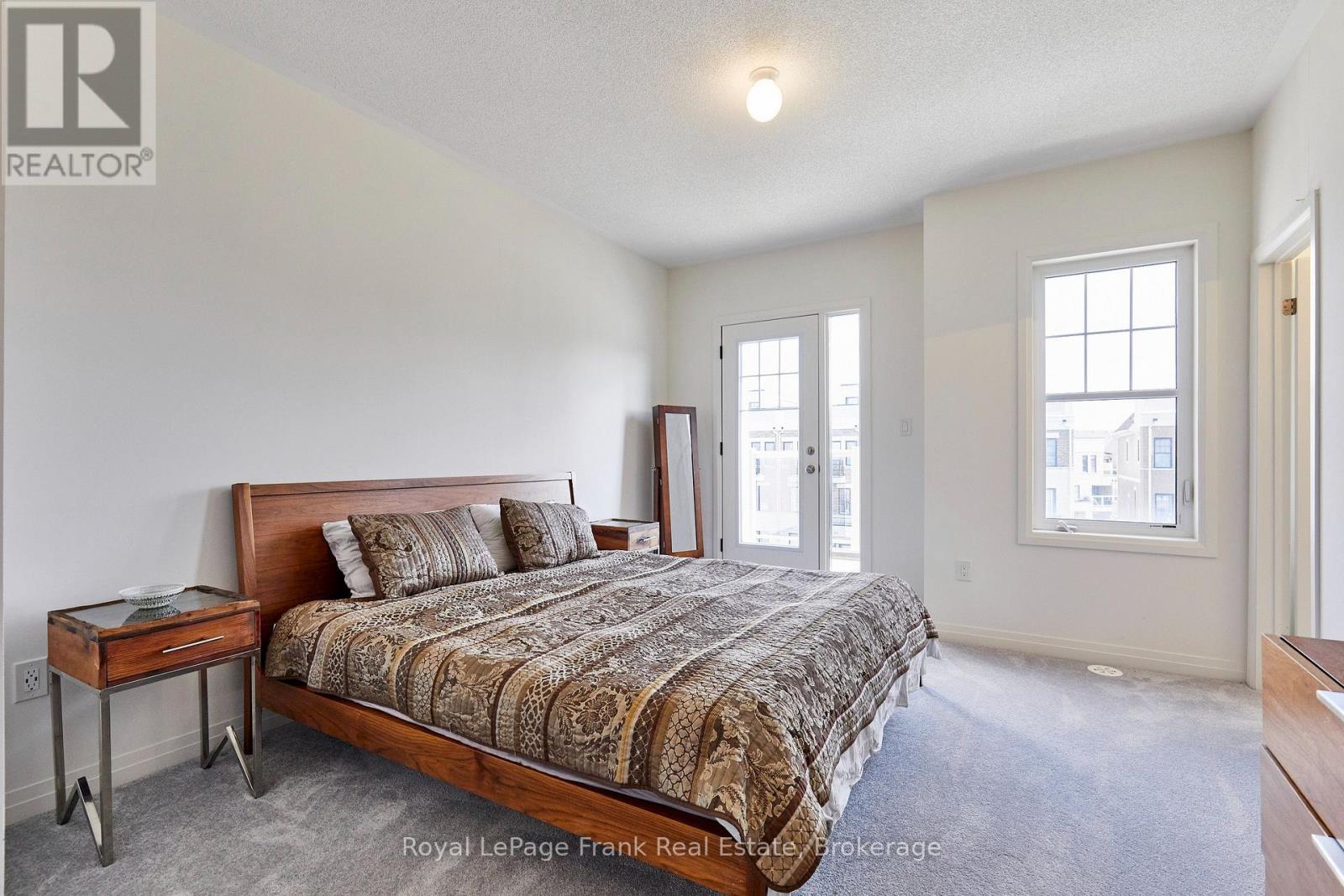 26 Clarington Boulevard Property Photo 13
