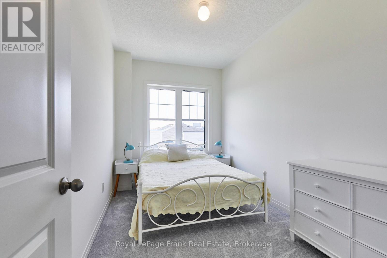 26 Clarington Boulevard Property Photo 17