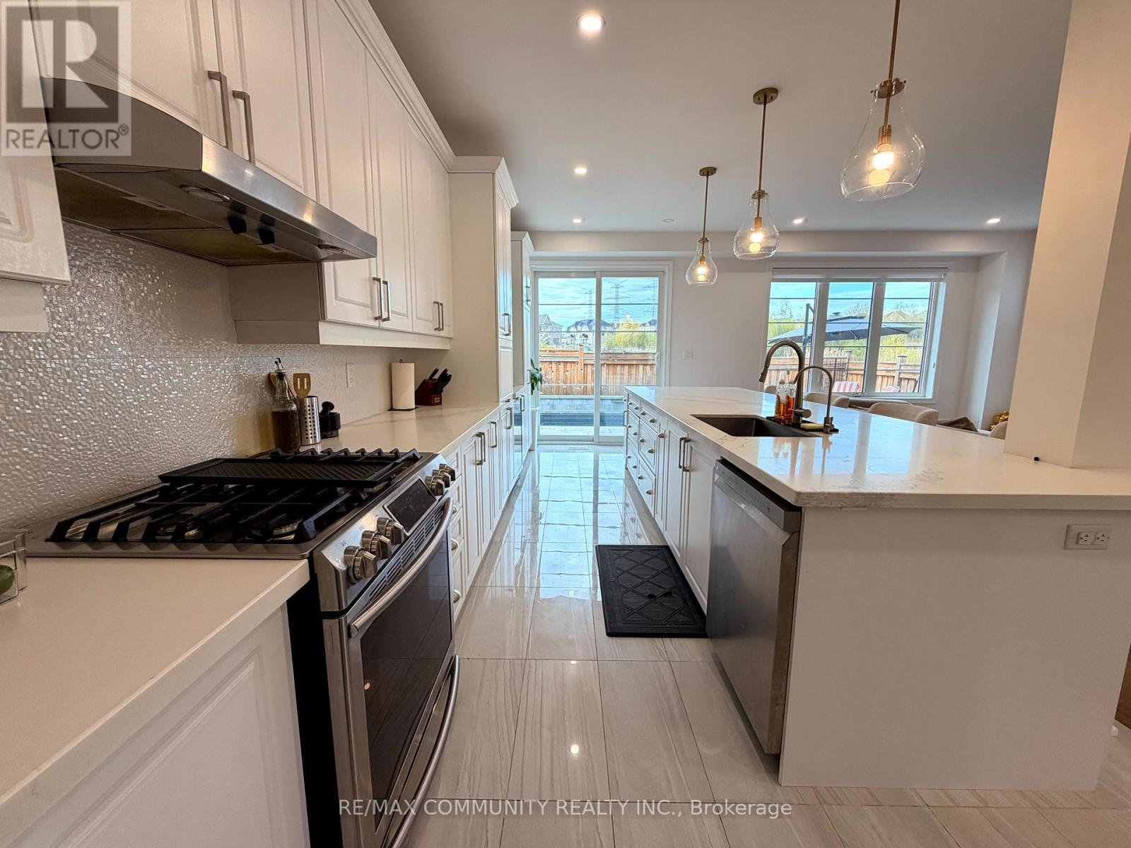 2557 Bandsman Crescent Property Photo 14