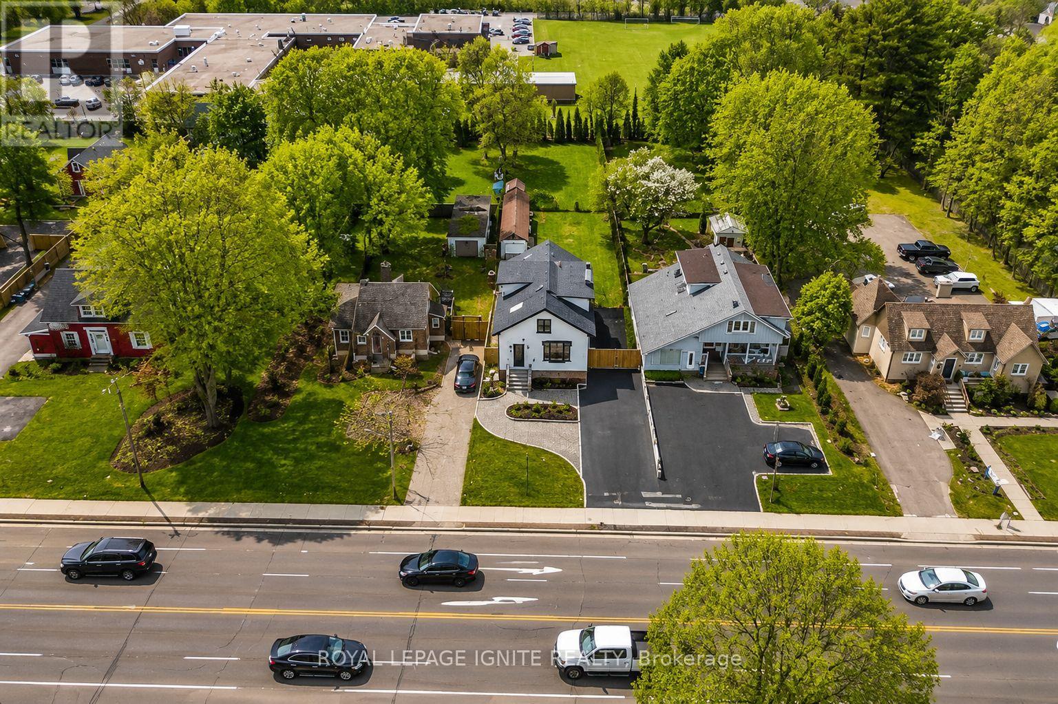 515 Kingston Road W Property Photo 2
