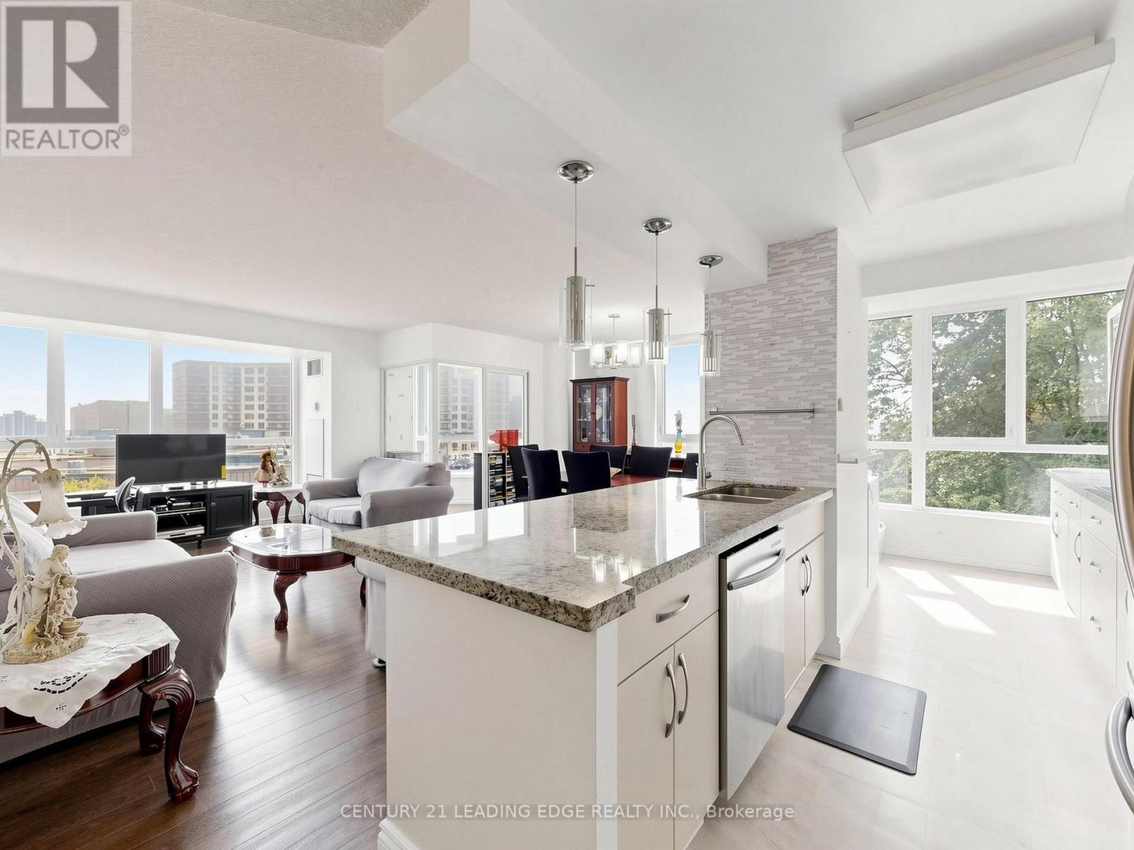 204 - 3231 EGLINTON AVENUE E Property Photo 1