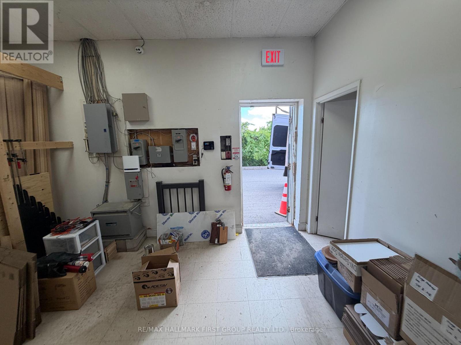 14 - 250 Bayly Street W Property Photo 7