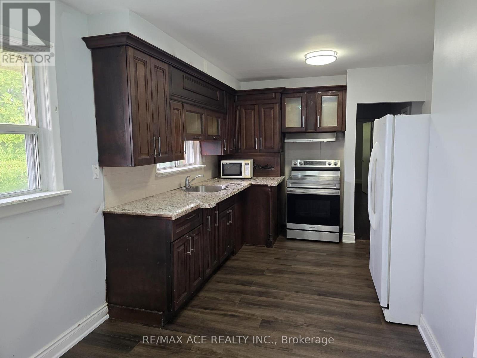 55 BRENDA CRESCENT Property Photo 1