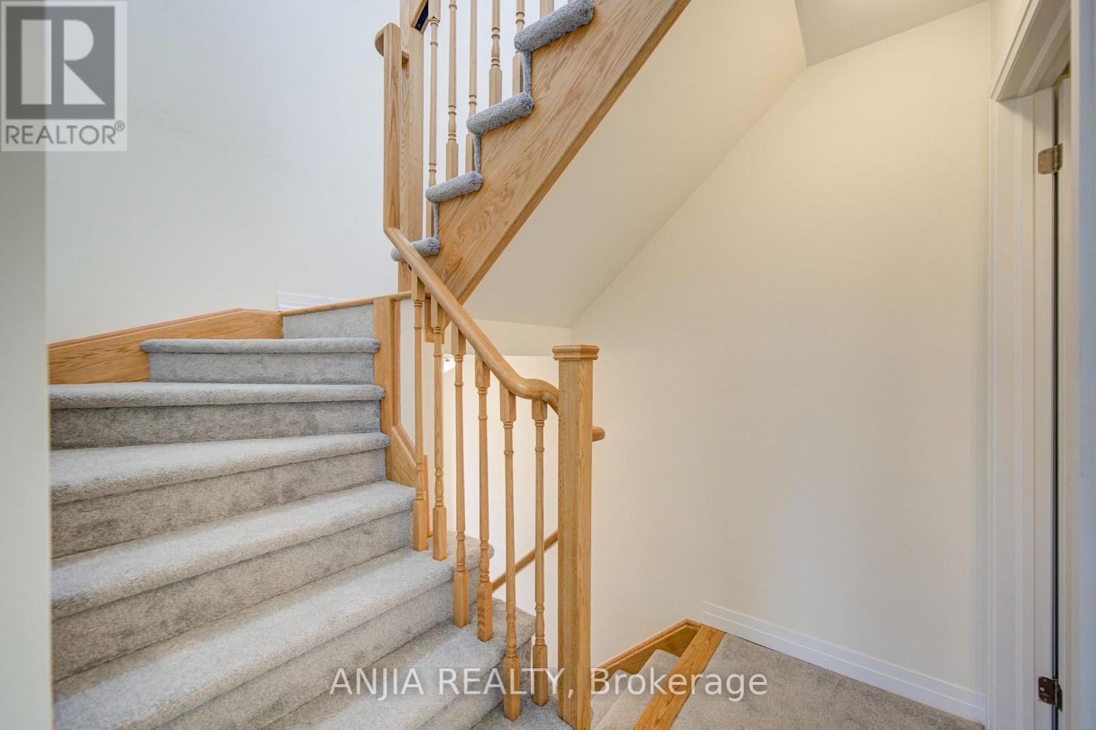 21 - 235 Mclevin Avenue Property Photo 14