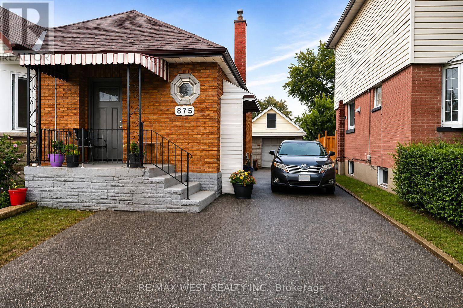 875 Ritson Road S Property Photo 2